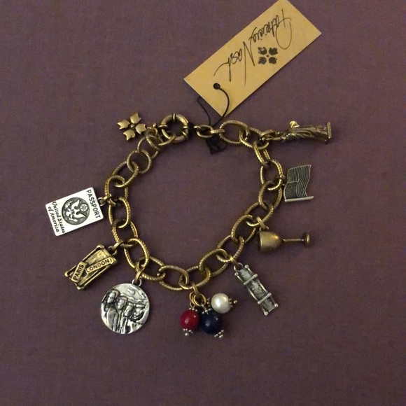 Patricia Nash World Traveler USA Charm Bracelet RGLDSOX NWT - Picture 7 of 12